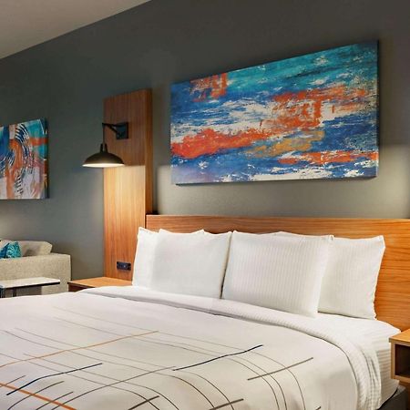 La Quinta Inn & Suites By Wyndham Springfield Esterno foto