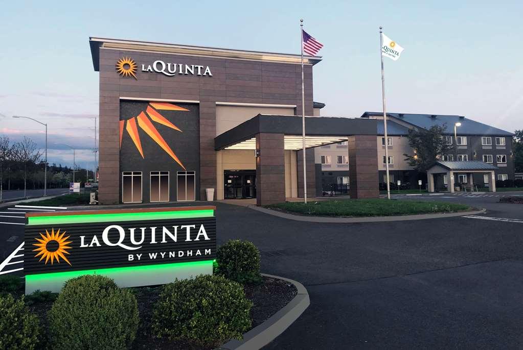 La Quinta Inn & Suites By Wyndham Springfield Esterno foto