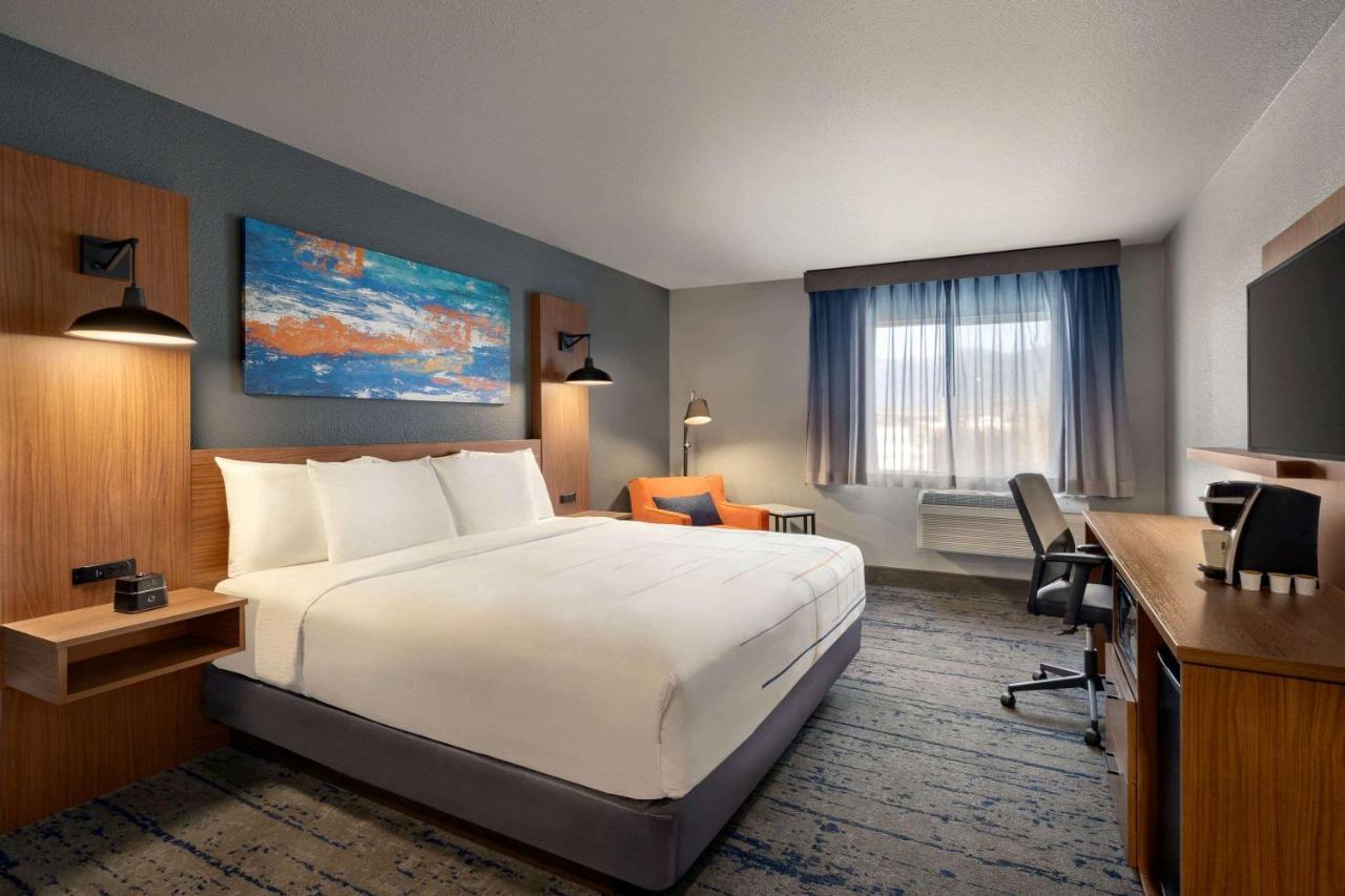 La Quinta Inn & Suites By Wyndham Springfield Esterno foto