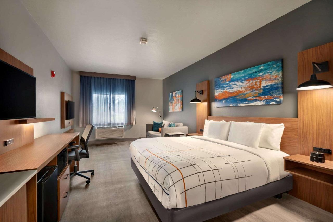 La Quinta Inn & Suites By Wyndham Springfield Esterno foto