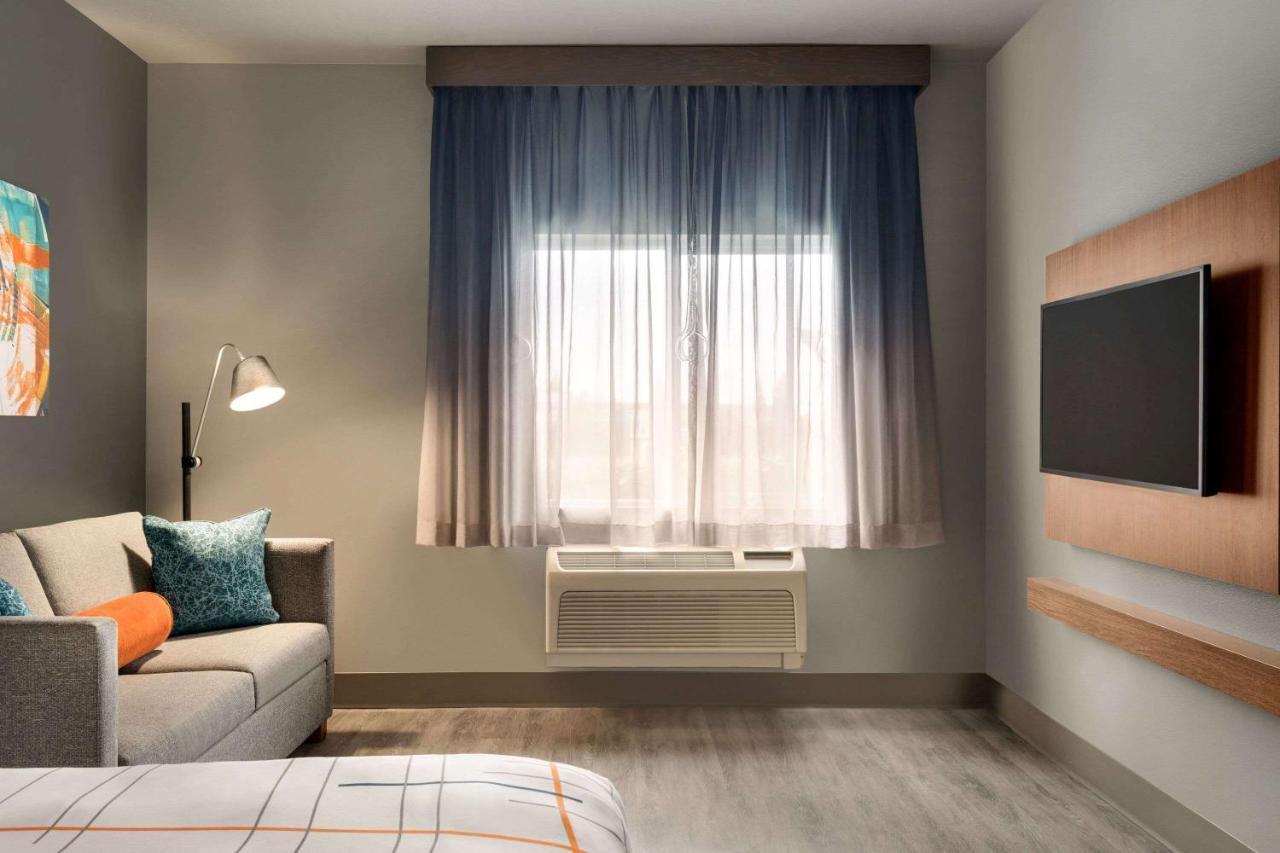 La Quinta Inn & Suites By Wyndham Springfield Esterno foto
