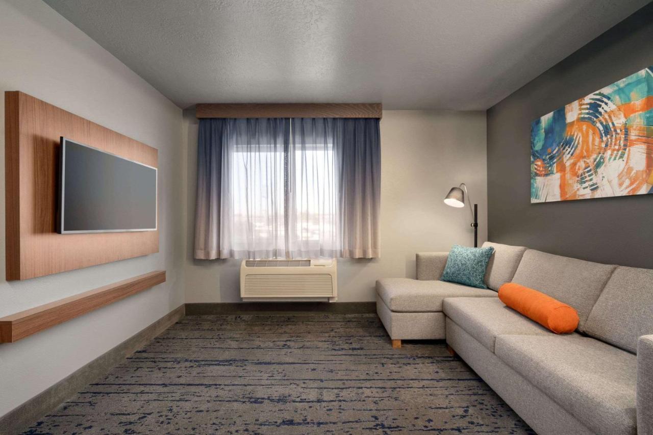 La Quinta Inn & Suites By Wyndham Springfield Esterno foto