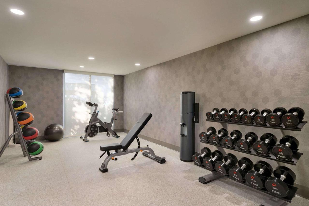 La Quinta Inn & Suites By Wyndham Springfield Esterno foto