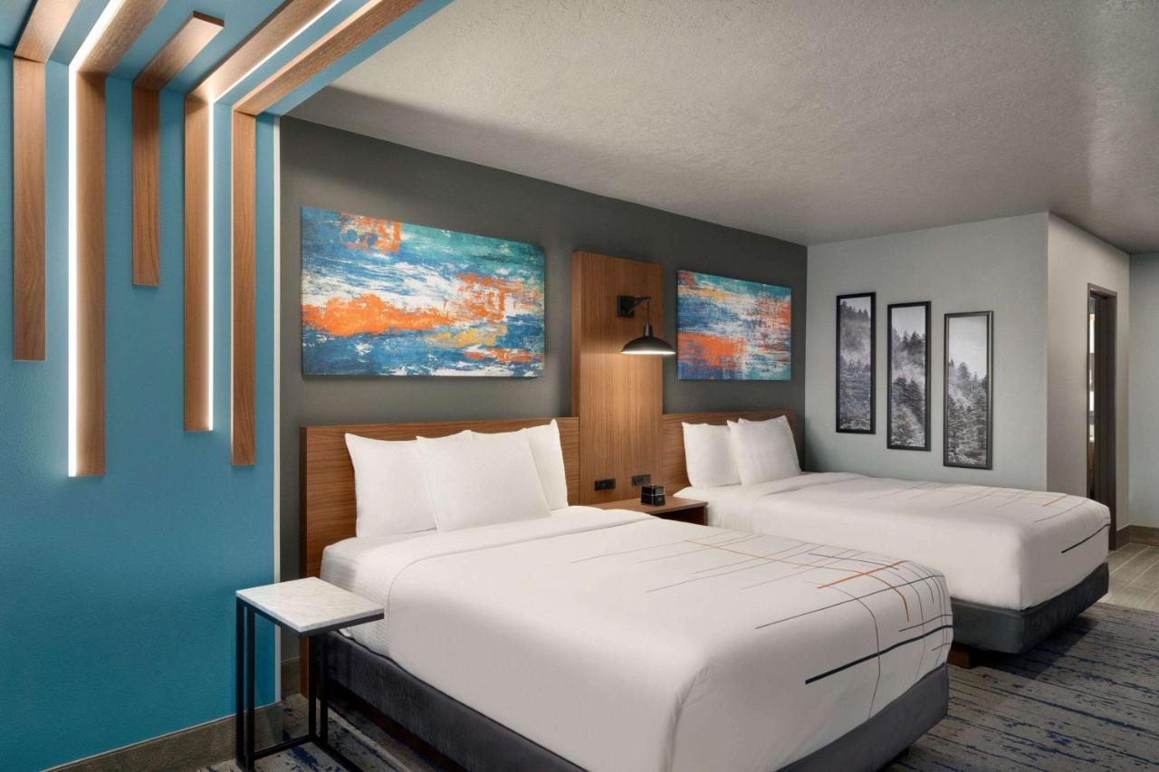 La Quinta Inn & Suites By Wyndham Springfield Esterno foto