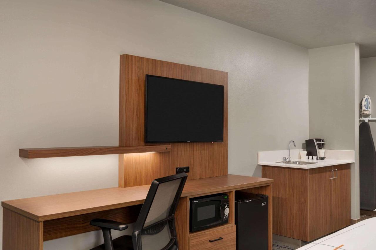 La Quinta Inn & Suites By Wyndham Springfield Esterno foto