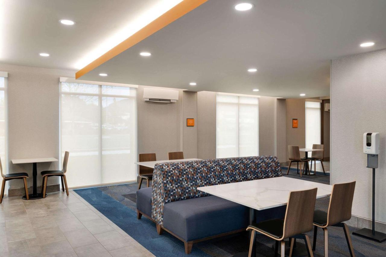 La Quinta Inn & Suites By Wyndham Springfield Esterno foto