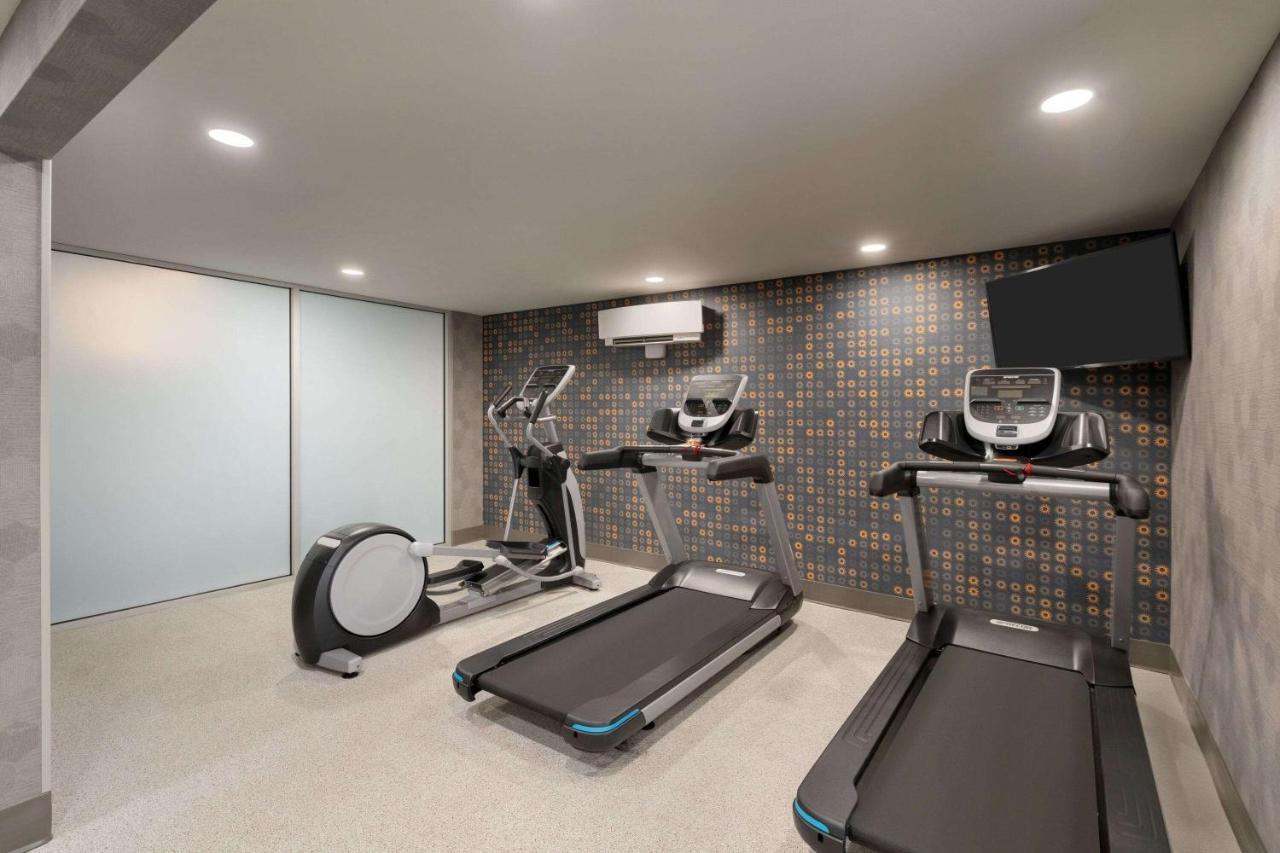 La Quinta Inn & Suites By Wyndham Springfield Esterno foto